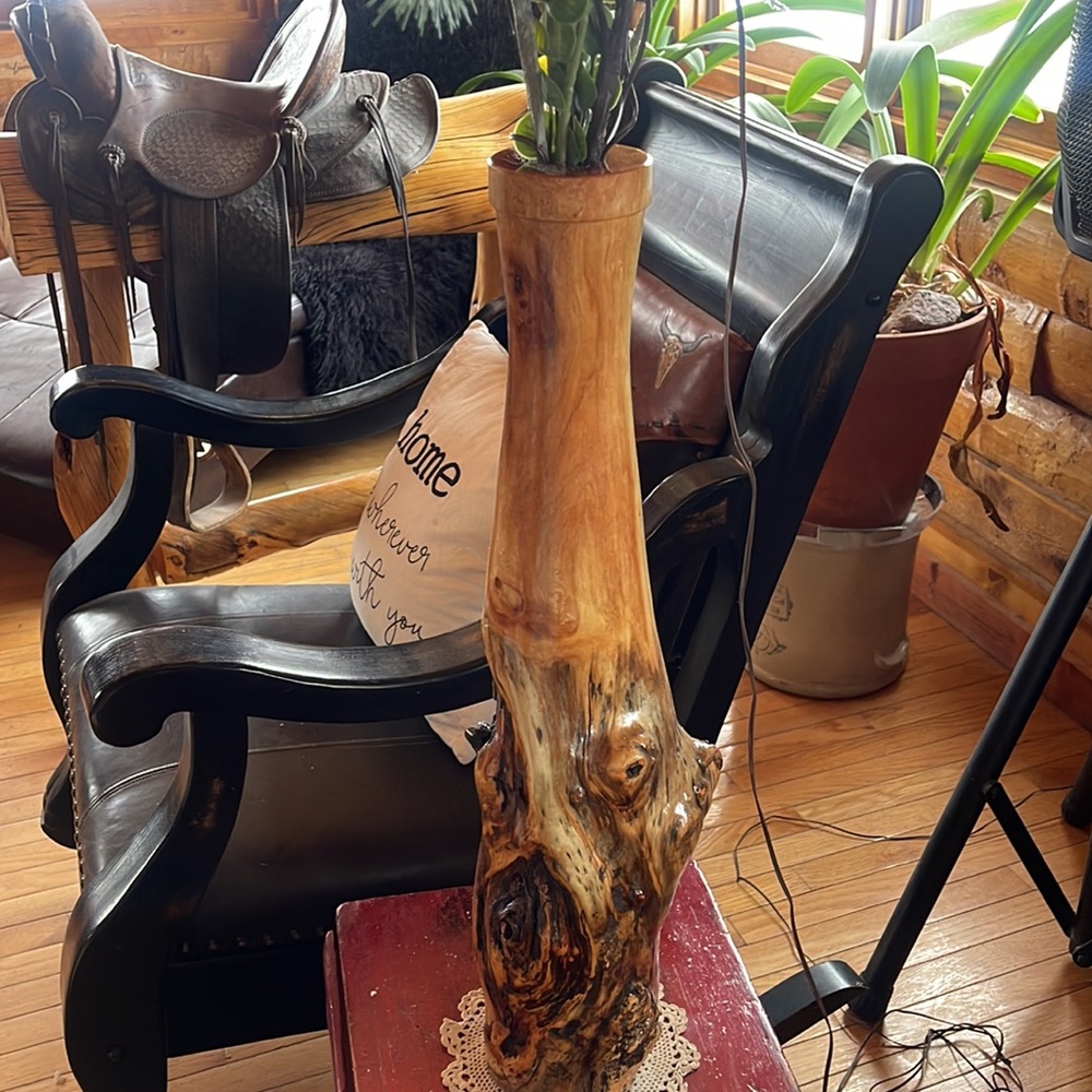 Best gift ever! Handcrafted Quaking Aspen Art log vase.